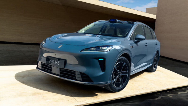 Saic H5 got 10,000 orders in one hour in China with deliveries scheduled for September