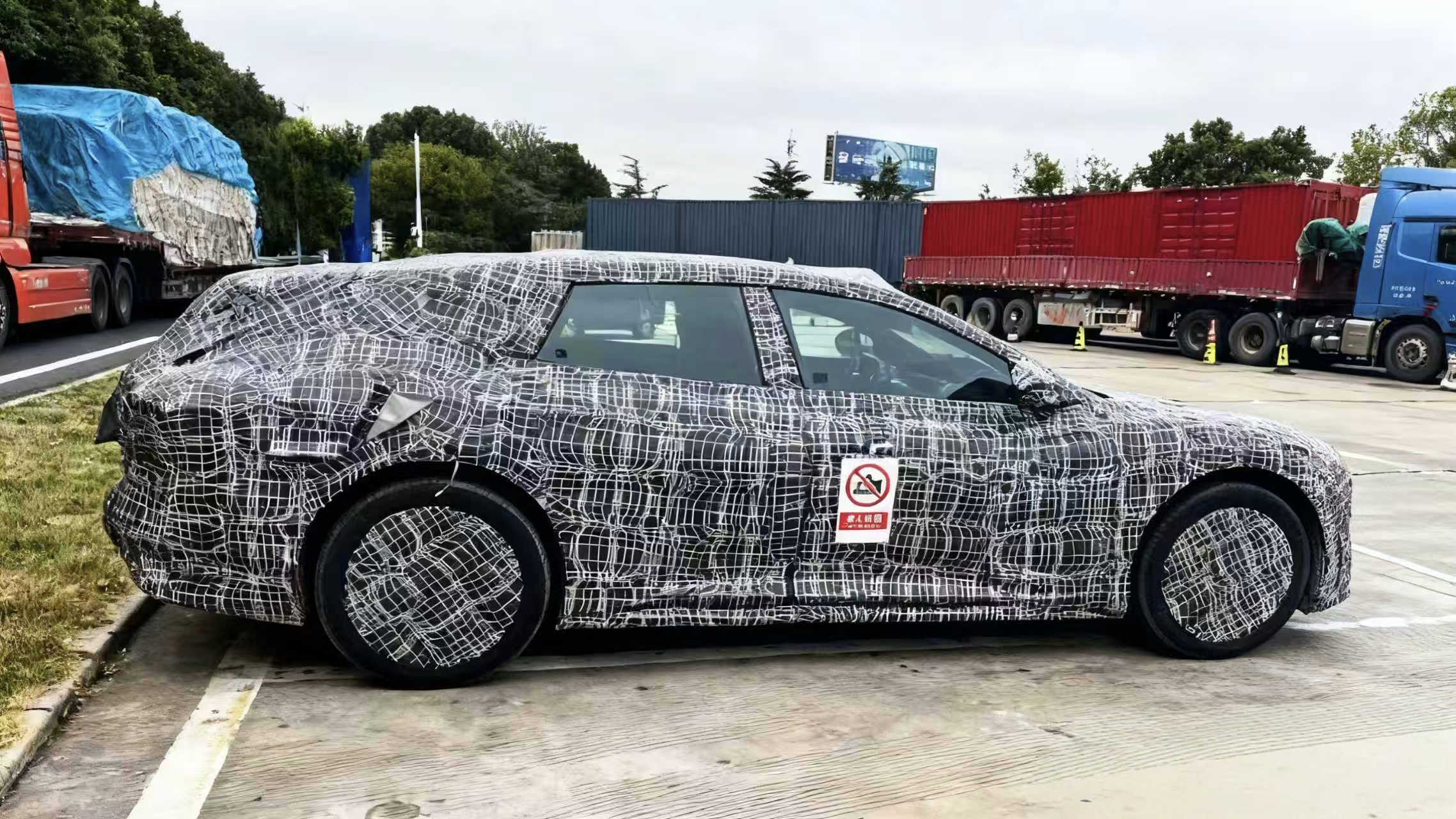 Avatr 12 wagon spotted testing in China, rival Zeekr 007 GT