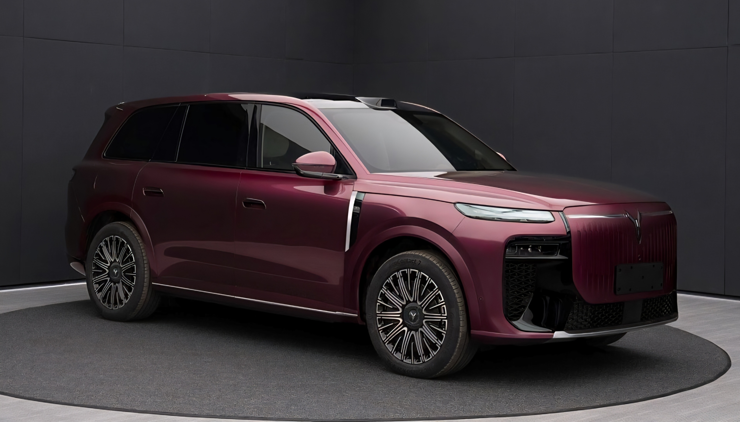 Voyah Taishan 8 plug-in hybrid SUV exposed: max 657hp, 5.2-meter
