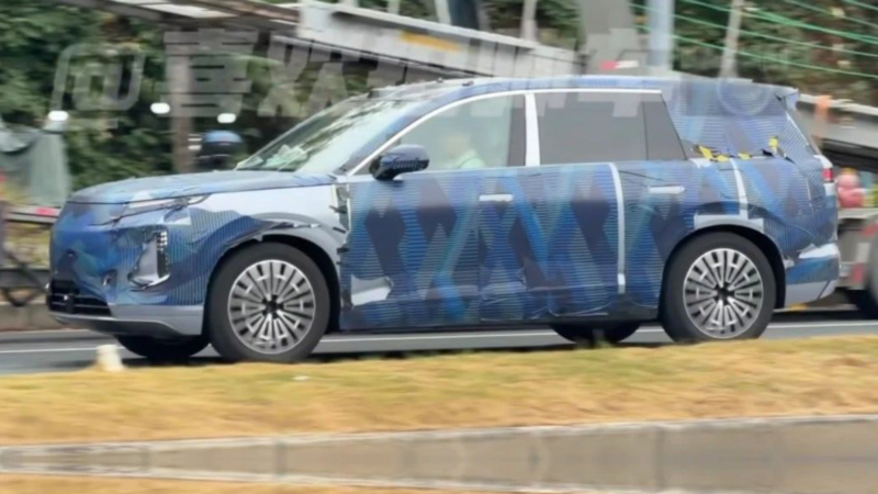 BYD Dynasty-D electric SUV was seen in China with rear-wheel steering