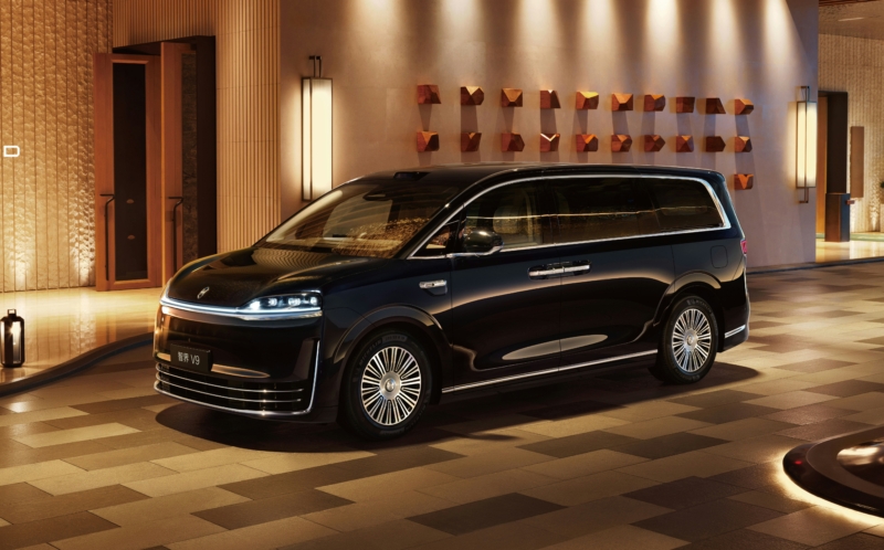 Luxeed V9 MPV-nin rəsmi şəkilləri yayımlandı və 1.200 kilometr yürüş açıqlanıb