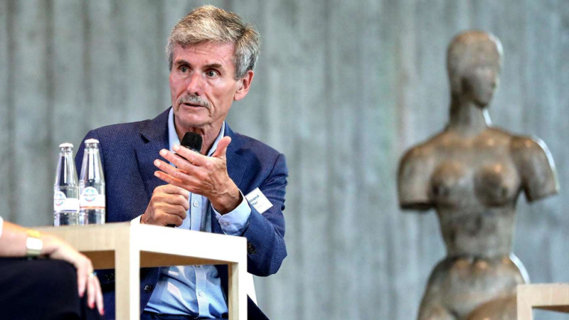 Dudenhöffer Avropanın Elektrik Avtomobil batareyalarında geridə qaldığını deyib