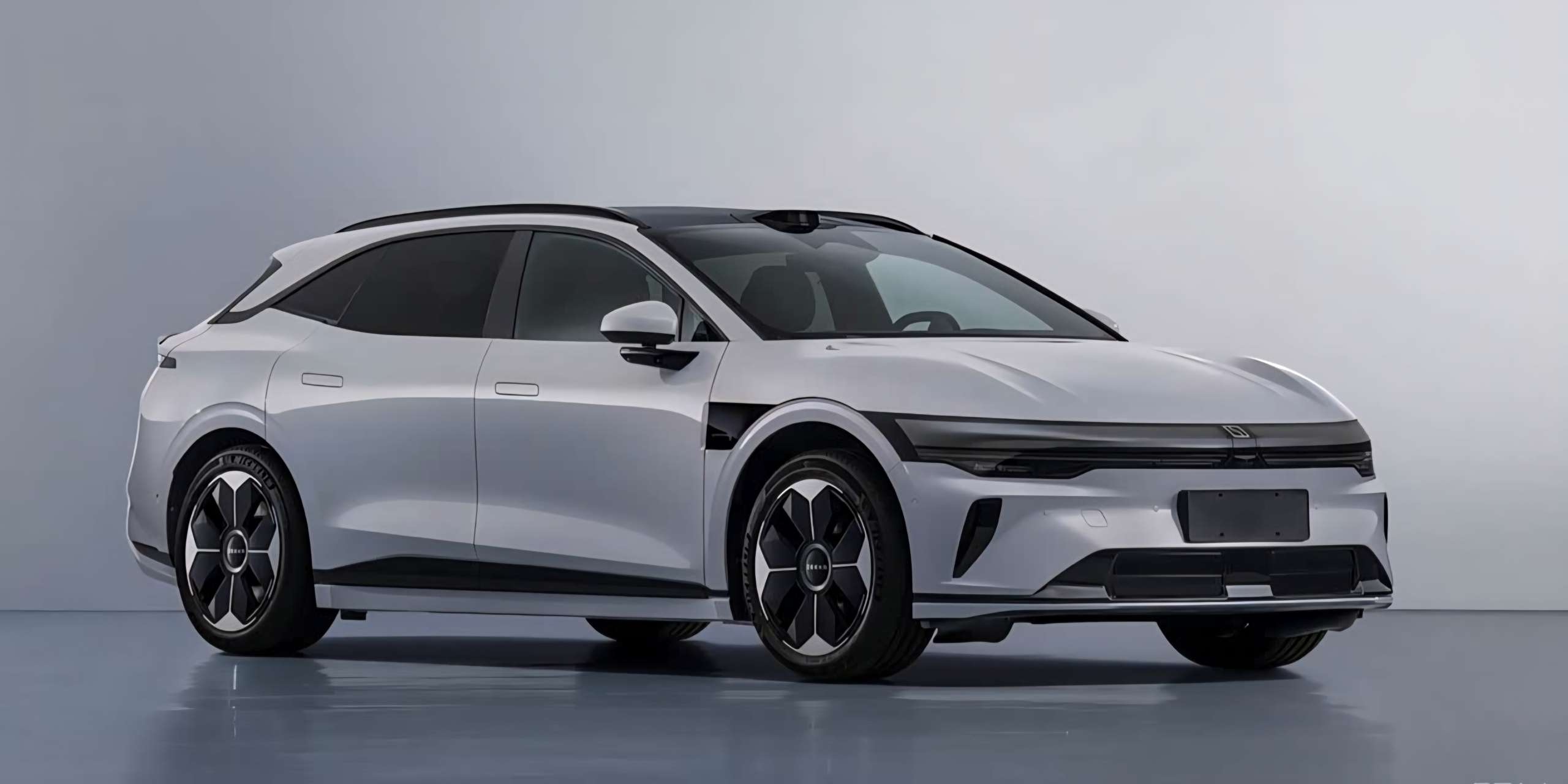 Updated Zeekr 007 GT and 007 EV revealed with max 784 hp, a 148 hp