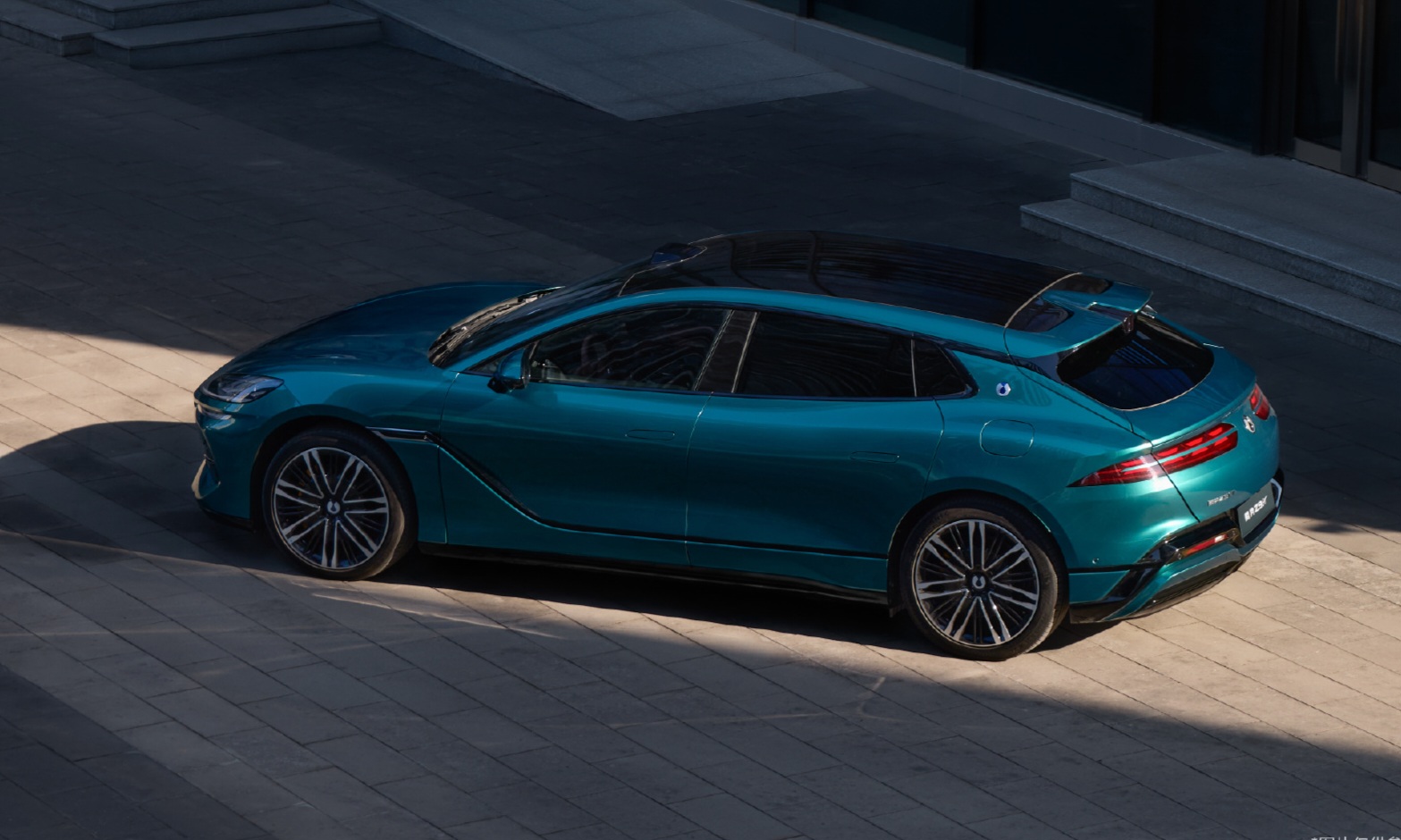 Updated BYD Denza Z9 GT wagon with up to 1,140 hp official images released