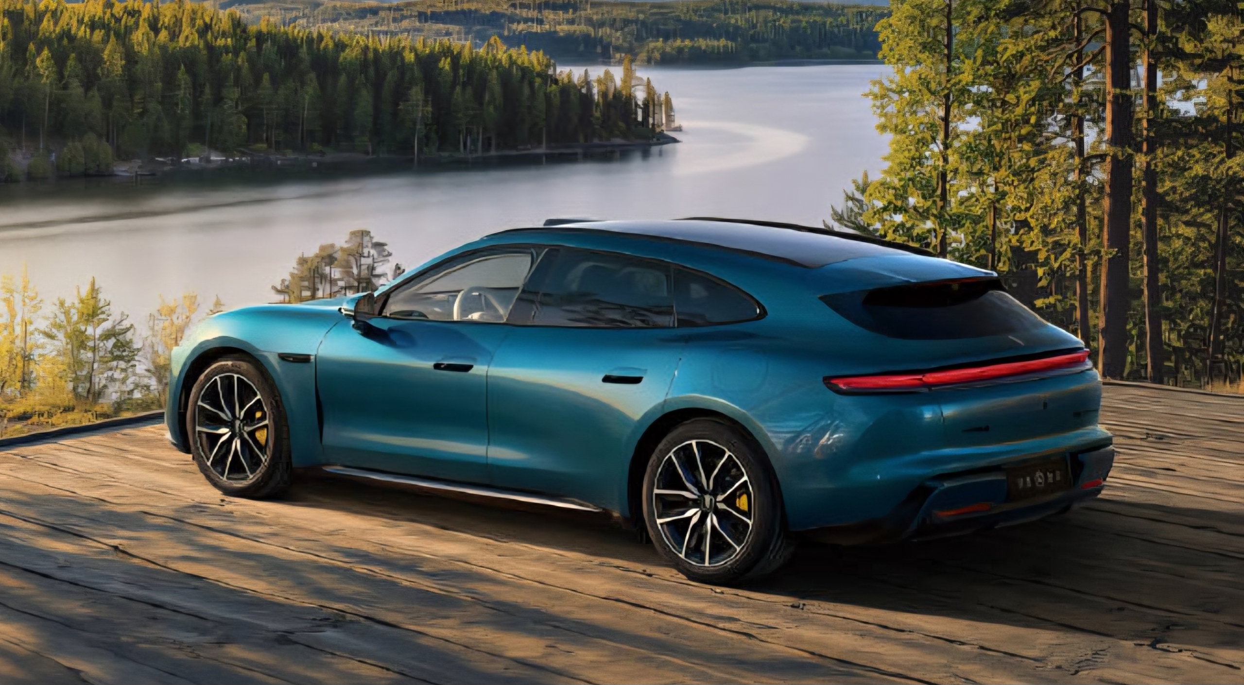 Huawei and SAIC’s first Saic Z7T station wagon unveiled