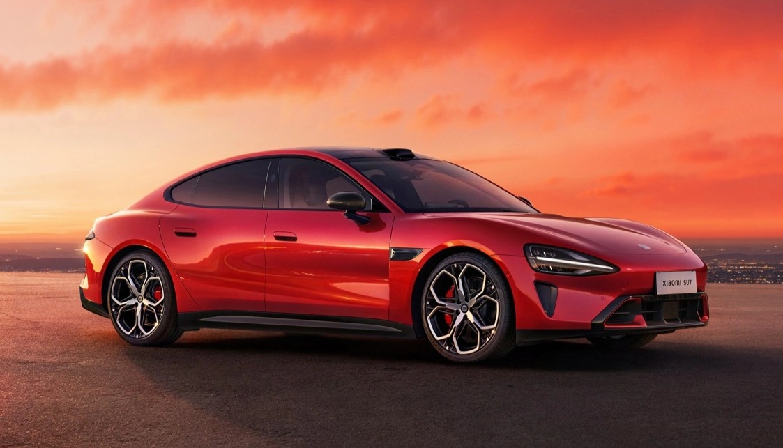 2026 Xiaomi SU7 launched with new “Dragon Chassis” and up to 680 hp, starts 31,870 USD