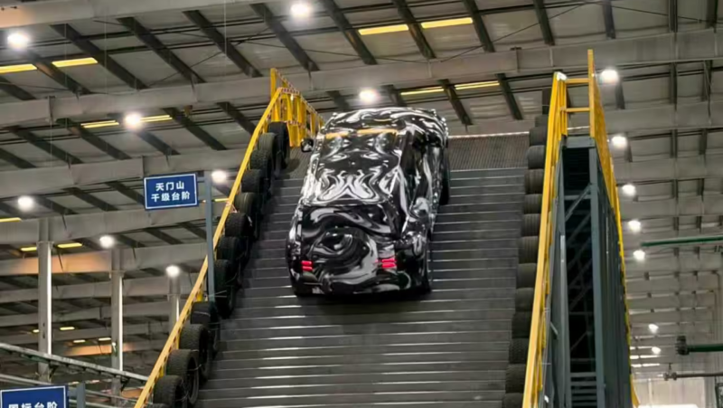 BYD’s Yangwang U8 conquers lab-simulated mountain climb in leaked test video