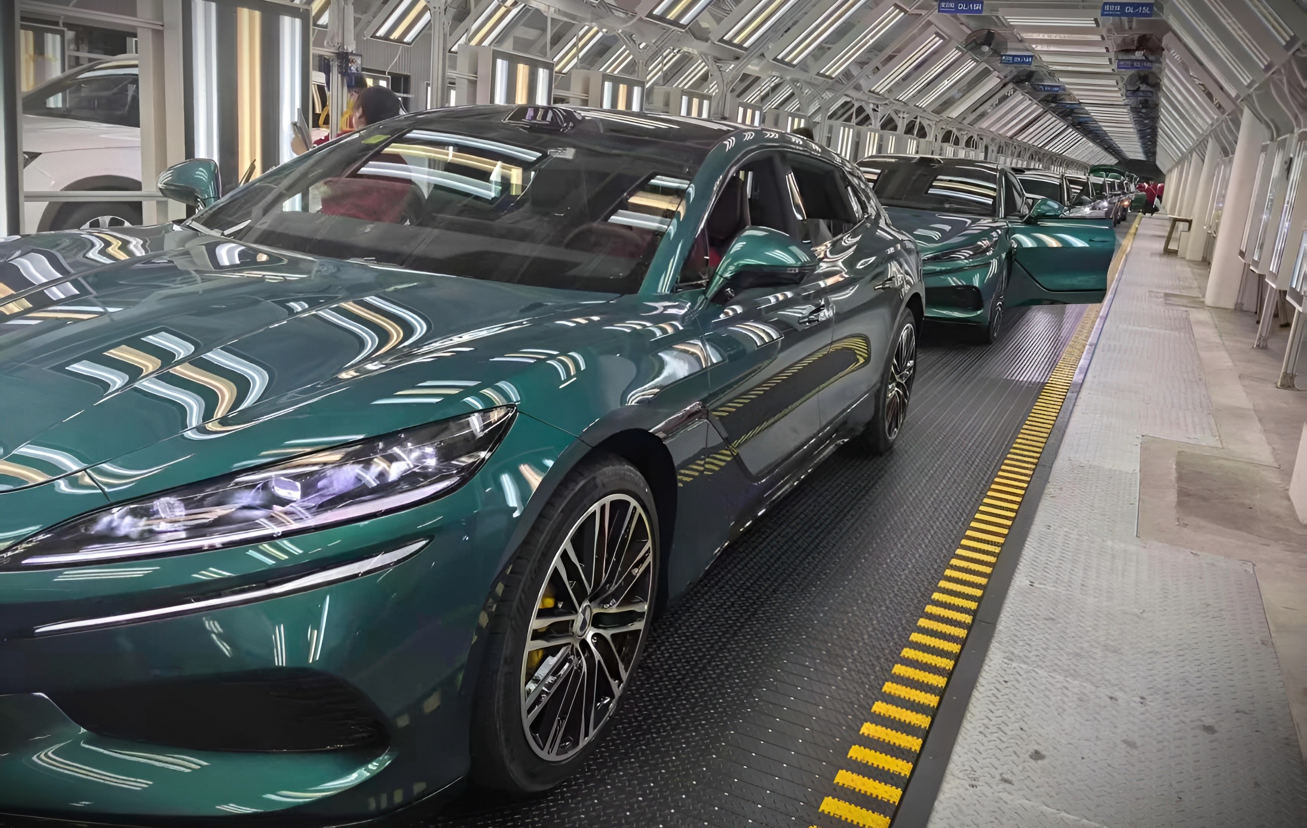 BYD’s Denza Z9 GT racks up “tens of thousands” of orders as BYD’s Blade 2.0 battery fuel demand