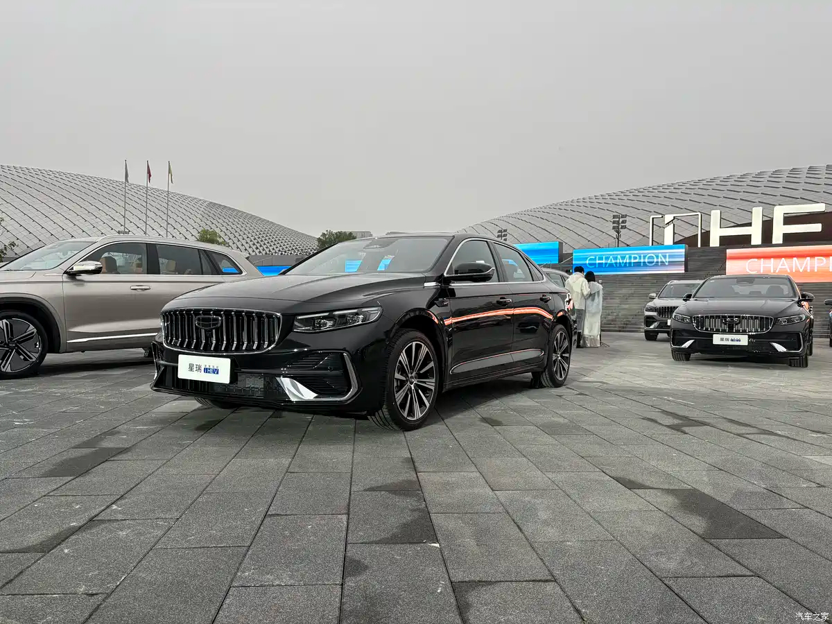 Geely Preface i-HEV with 3.98L/100km fuel economy opens pre-sales, starting from 15,600 USD