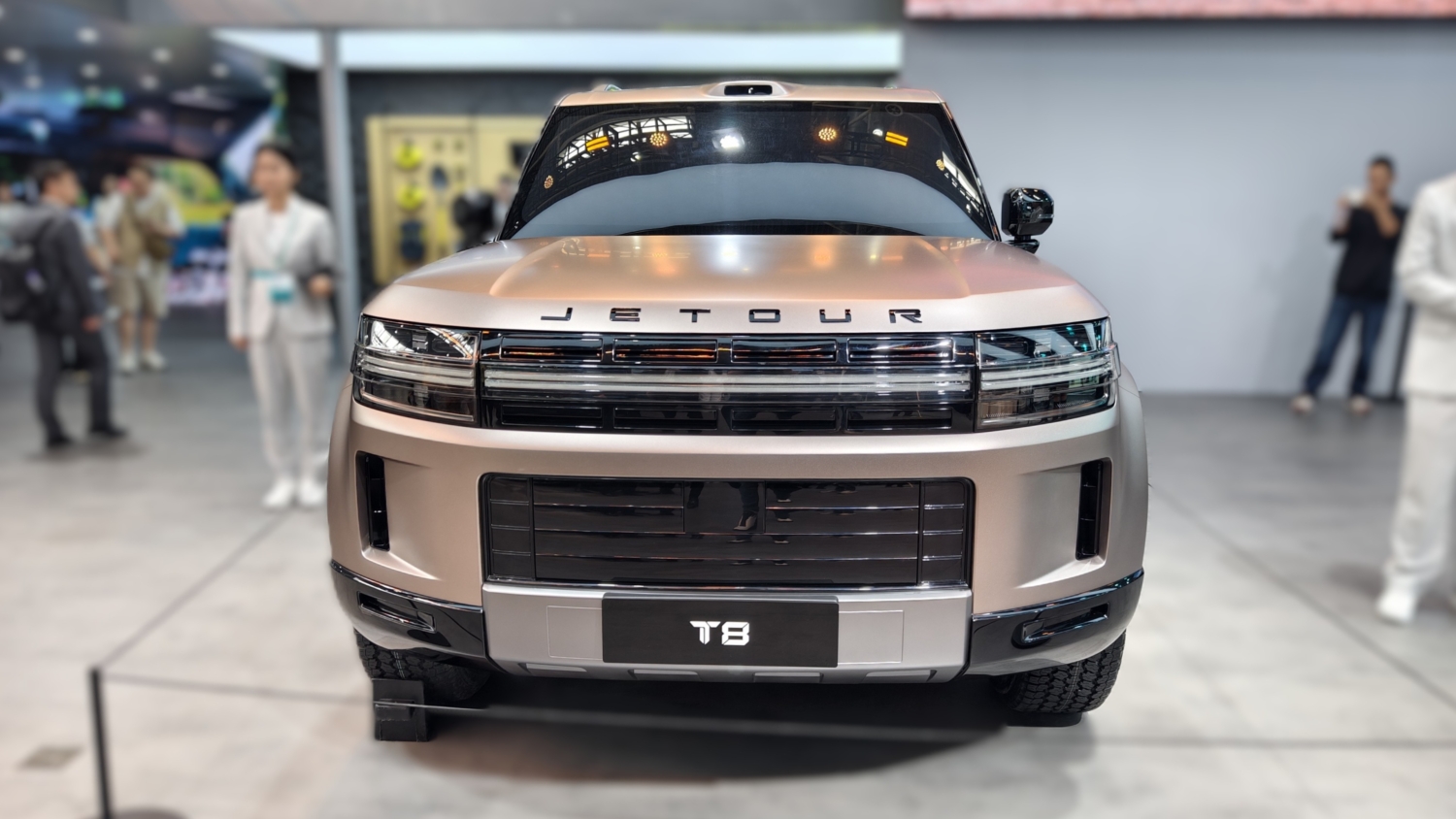 Jetour T8 s'inspire du design Rover pour sa gamme de SUV à trois rangées, rejoints par le Shanhai L10 et le concept TX