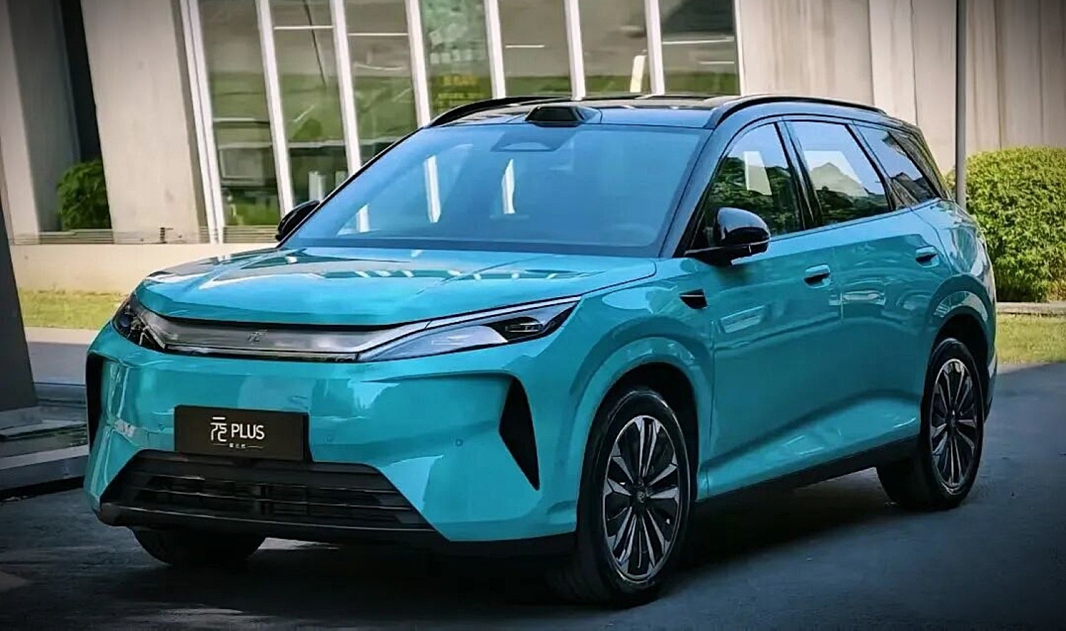 BYD Atto 3 lands in showrooms with 240 kW RWD and flash charging, ahead of May 21 launch
