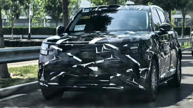 Xiaomi Kunlun EREV crossover spotted in rather revealing camouflage in China