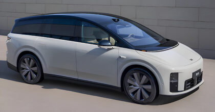 Li Auto i8 electric SUV revealed 720 km range with a 97.8 kWh ternary NMC battery