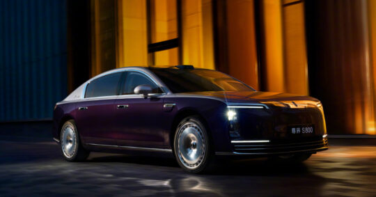 Huawei’s Maextro S800 luxury sedan got 3,600 orders in seven days in China – priced at 98,660 USD
