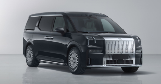 Updated Zeekr 009 luxury minivan provides 912 hp in China