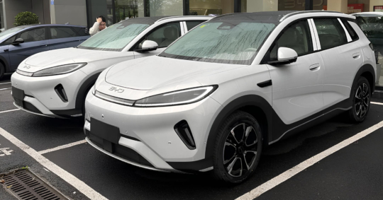 BYD Sealion 05 DM-i piles up at dealers in China with 305 km of EV range