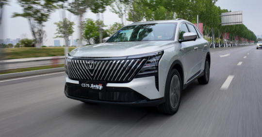Changan CS75 Plus SUV with HEV system and first 500 bar direct injection starts presales in China