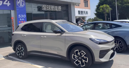 MG 4X electric SUV with liquid-solid battery reached dealers in China